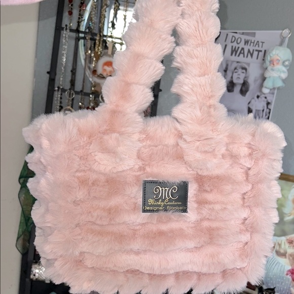 Ripple Blush (Annie) Minky Couture handbag🎀🤍 - Picture 3 of 8